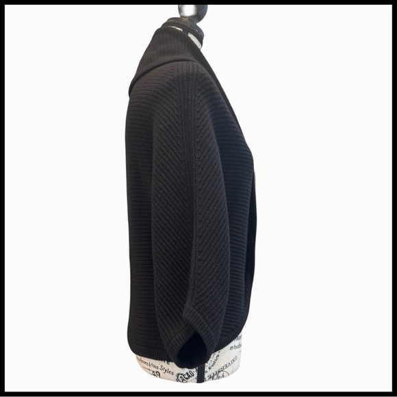 Todd & Duncan Women's Cashmere Kimono Sweater. Black. Small - Picture 6 of 11